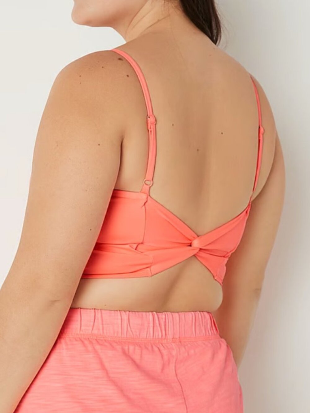 VS PINK Ultimate Lightly Lined Twist Back Neon Coral Sports Bra (M) NWT!